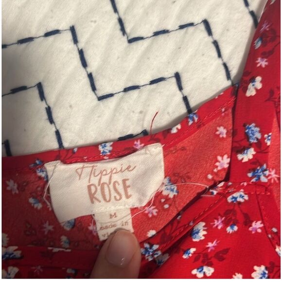 HIPPIE ROSE | red floral cold shoulder top M - Picture 3 of 6